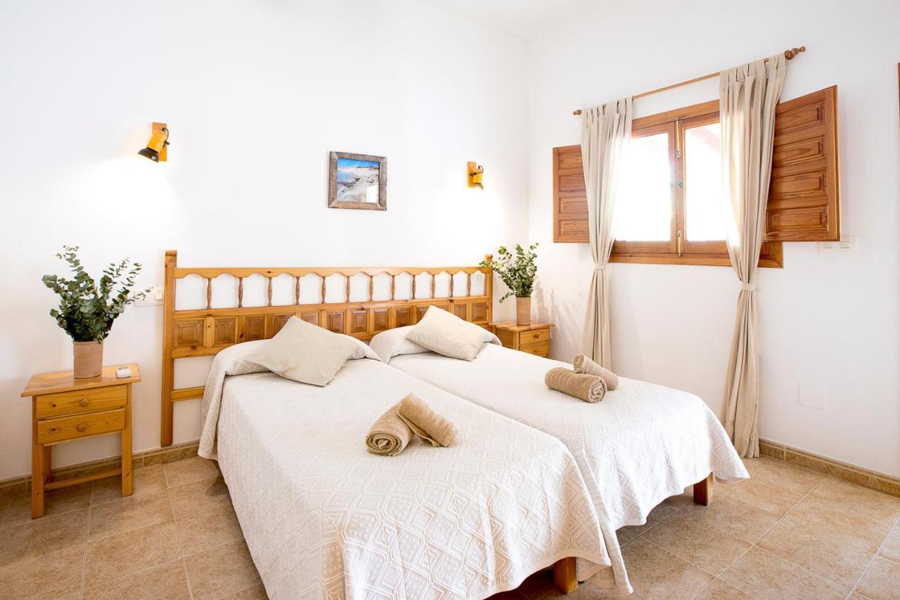 Apartamentos Molina 9-10-11 Es Calo  Exteriör bild