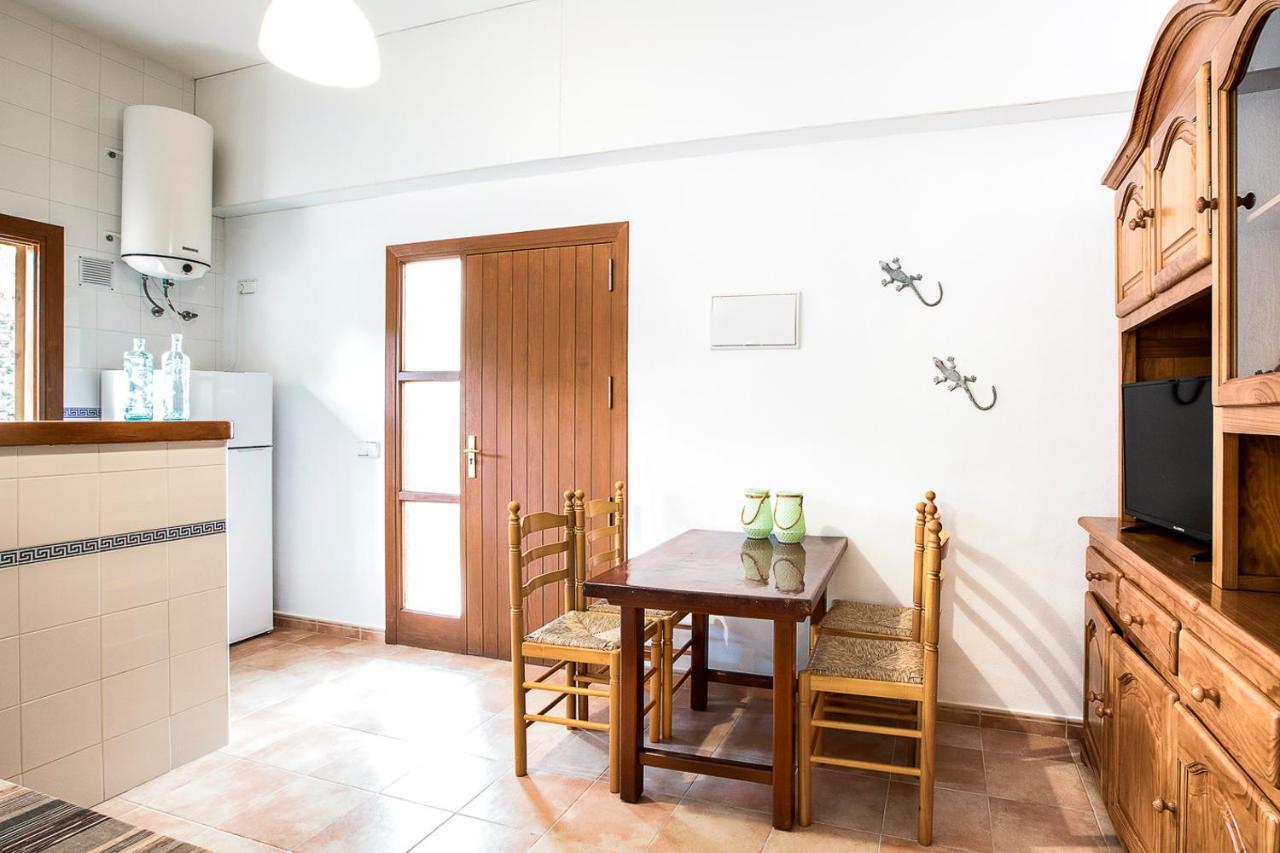Apartamentos Molina 9-10-11 Es Calo  Exteriör bild